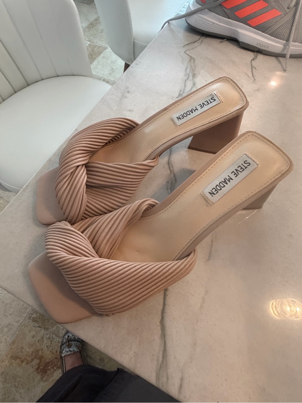 Steve Madden Blush Twist Strap Block Heel Sandals Size 9.5